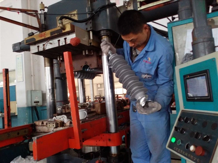 FPW 36kV 10kN HTV Silicone Composite Line Post Insulator